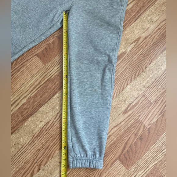 Uniqlo Heattech Gray Sweatpants - Picture 8 of 8